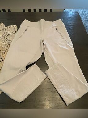 Athleta Peak Hybrid Fleece Tights in Birch Grey.